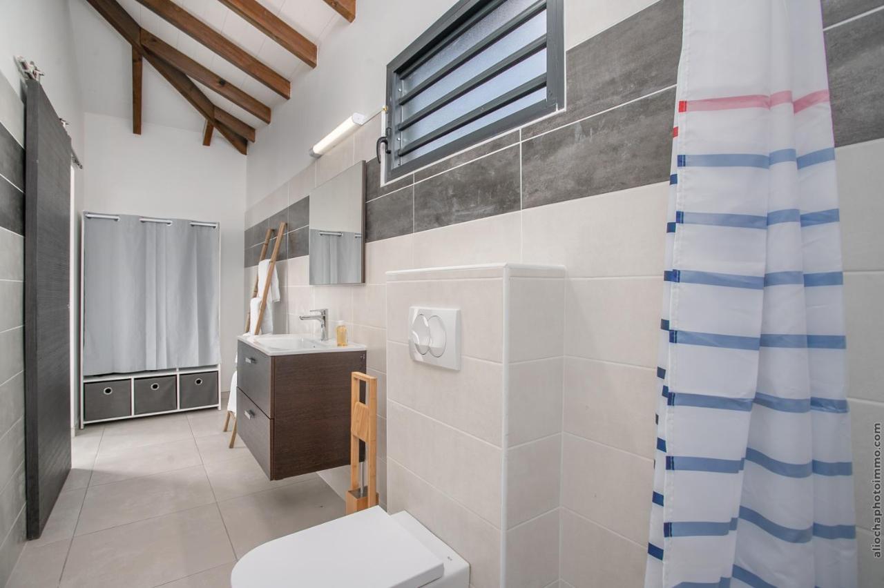 Bungalow Pom 1, piscine, à 5 min des plages Le Vauclin Extérieur photo
