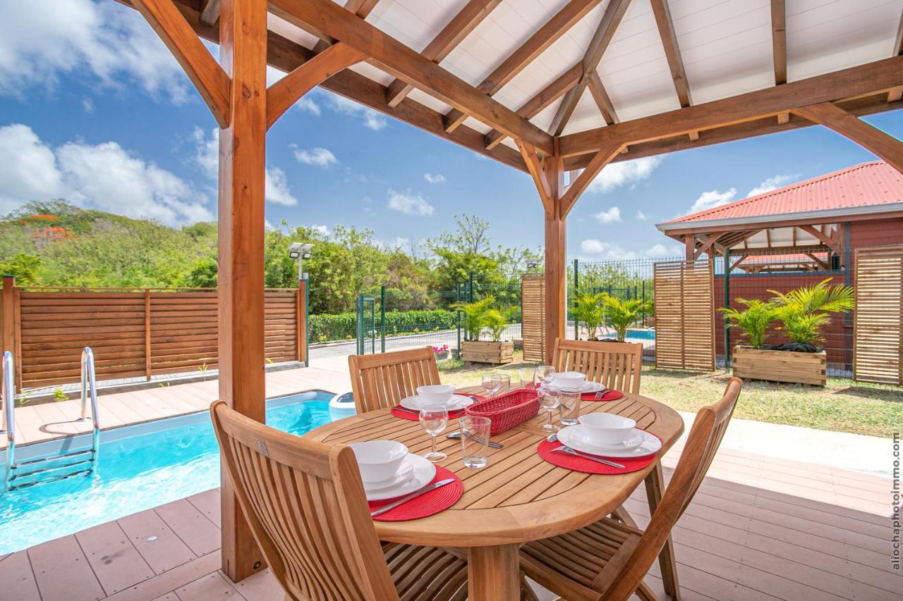 Bungalow Pom 1, piscine, à 5 min des plages Le Vauclin Extérieur photo